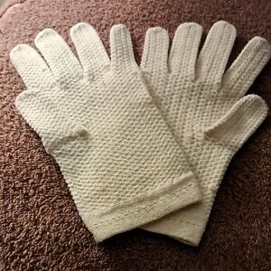 Vintage Girl's 1960's "First Communion" Gloves Bridgerton-wear